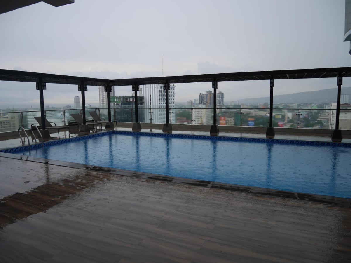 Trillium Residences Ayala Себу Экстерьер фото